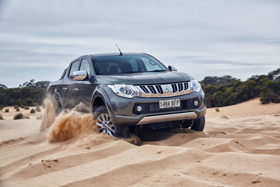  Mitsubishi Triton GLS Double Cab 2015 года  (AU) (фото 4 из 27)
